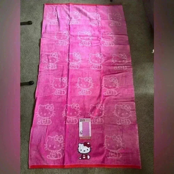 🚫SOLD🚫 Hello Kitty Beach Towel - Picture 5 of 8